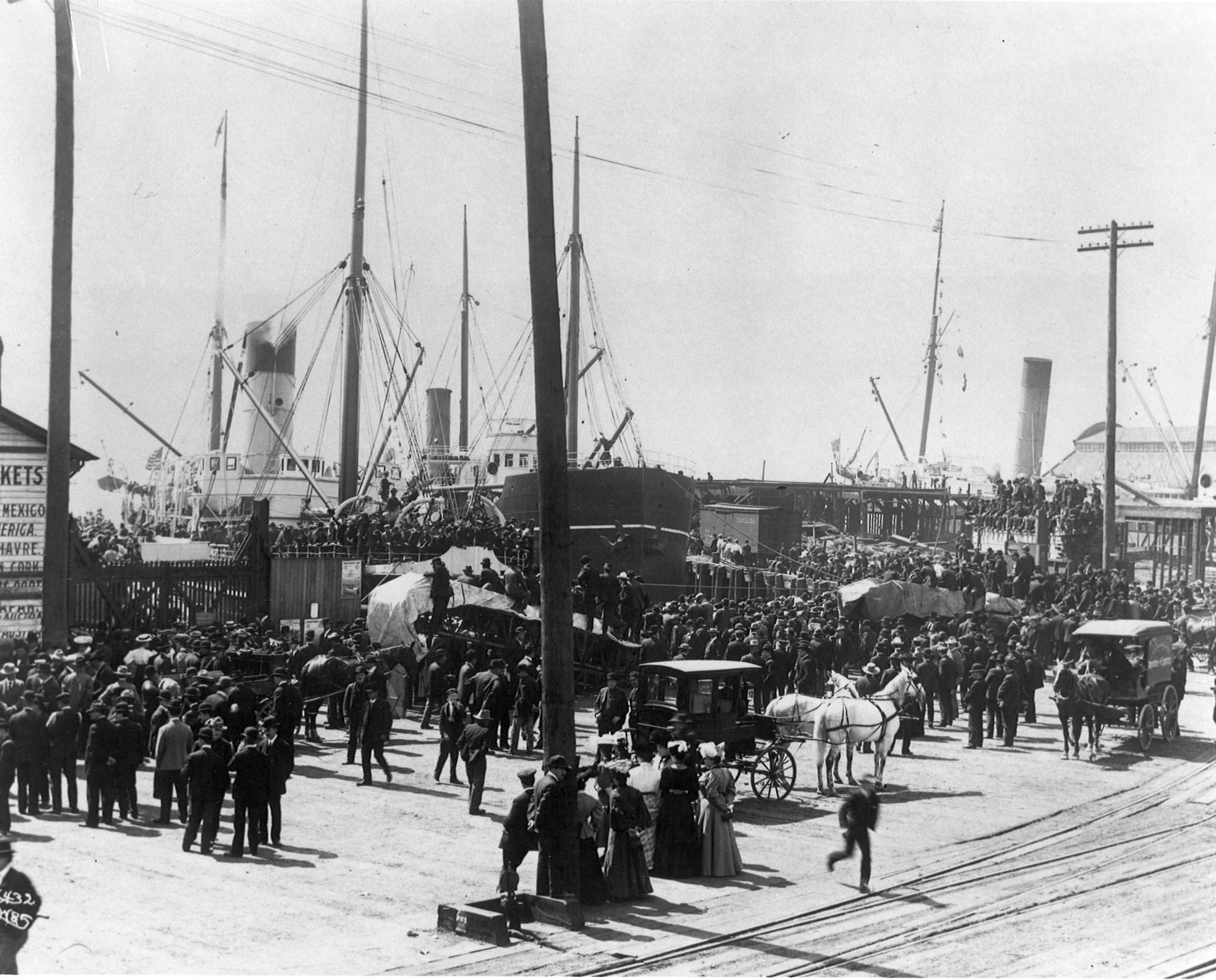The steamer Portland arriving in Seattle in 1897 during the Klondike Gold Rush